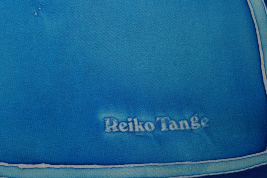 Smukt silketørklæde med håndsyede kanter Reiko Tange