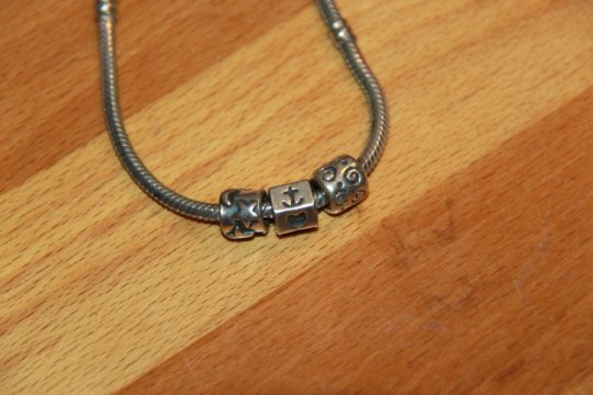 Sølv Pandora armbånd med 3 sølv charms