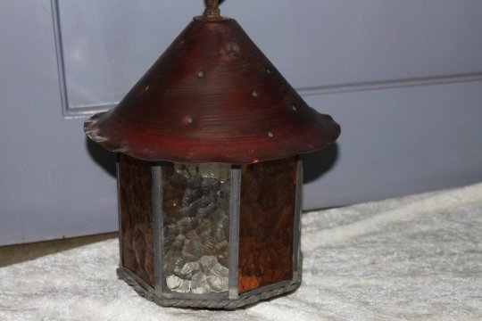 Retro hængelampe med blyindfatet glas og kobberhat